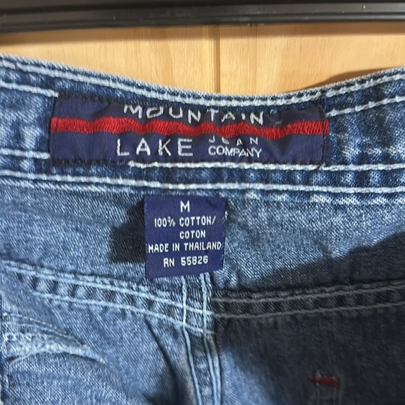 Mountain Lake Jean Company Women’s Denim Capris - Picture 3 of 4